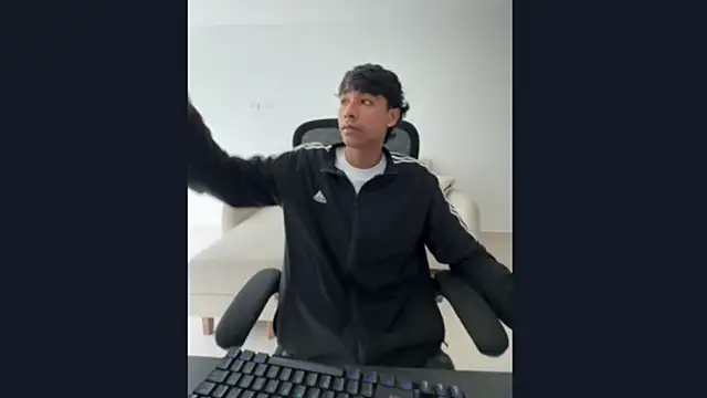 Snapshot of Tyler_prince chatting on 11/28/25, 06:32 Tyler prince online show from 11/28/25, 06:32