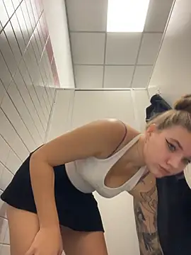 Holy Tereza online show from 10/28/25, 03:47