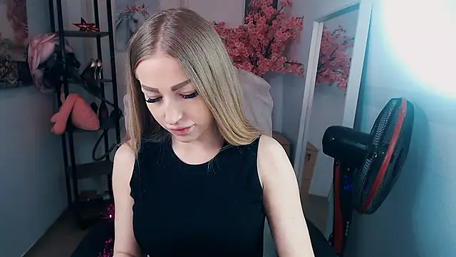 Snapshot of _KittyBoo chatting on 02/05/25, 08:00 KittyBoo online show from 02/05/25, 08:00
