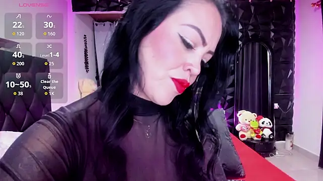 charlottemeyerr online show from 11/16/25, 09:42