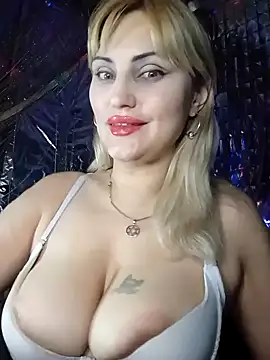 Snapshot of Freya_Milf chatting on 01/14/25, 04:29 Freya Milf online show from 01/14/25, 04:29