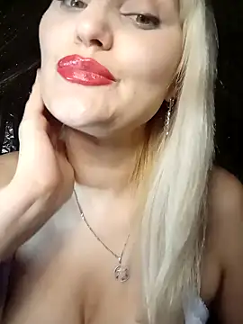 Snapshot of Freya_Milf chatting on 01/23/25, 03:43 Freya Milf online show from 01/23/25, 03:43