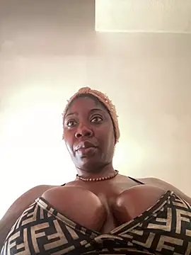 Snapshot of hotcoco28 chatting on 01/06/25, 07:13 hotcoco28 online show from 01/06/25, 07:13