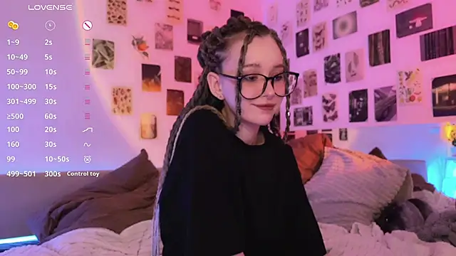 Snapshot of yourconcept chatting on 12/30/24, 01:58 yourconcept online show from 12/30/24, 01:58