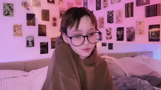 Snapshot of yourconcept chatting on 01/10/25, 06:49 yourconcept online show from 01/10/25, 06:49