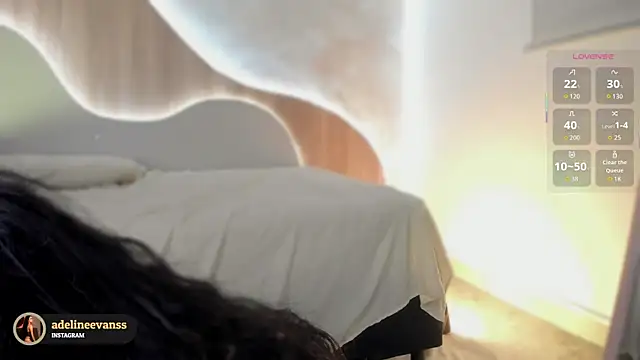 Snapshot of AdelineEvanss chatting on 10/24/25, 08:49 AdelineEvanss online show from 10/24/25, 08:49