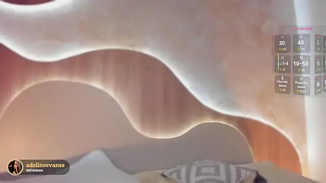 Snapshot of AdelineEvanss chatting on 10/31/25, 09:27 AdelineEvanss online show from 10/31/25, 09:27