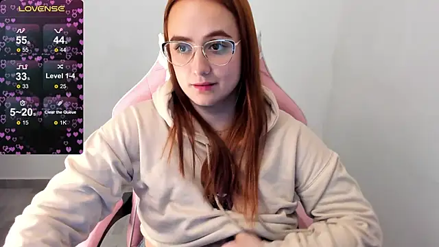 Snapshot of maryluna95 chatting on 12/14/24, 04:12 maryluna95 online show from 12/14/24, 04:12