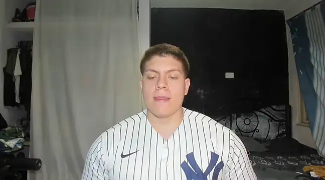Snapshot of regan_jhonso chatting on 03/15/25, 04:35 regan jhonso online show from 03/15/25, 04:35