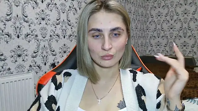 Snapshot of Jessie_August chatting on 01/12/25, 08:03 Jessie August online show from 01/12/25, 08:03