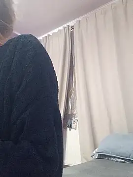 Snapshot of BritneyHudson chatting on 10/11/25, 02:11 BritneyHudson online show from 10/11/25, 02:11