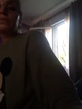 Snapshot of BritneyHudson chatting on 10/19/25, 03:01 BritneyHudson online show from 10/19/25, 03:01