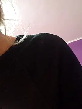 Snapshot of BritneyHudson chatting on 10/21/25, 03:46 BritneyHudson online show from 10/21/25, 03:46