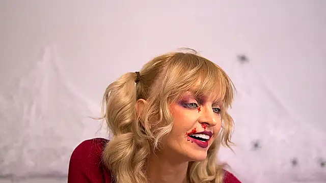 Snapshot of BritneyHudson chatting on 10/31/25, 04:57 BritneyHudson online show from 10/31/25, 04:57