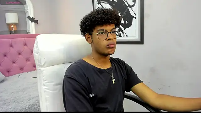 boylittle19cm online show from 10/19/25, 12:39