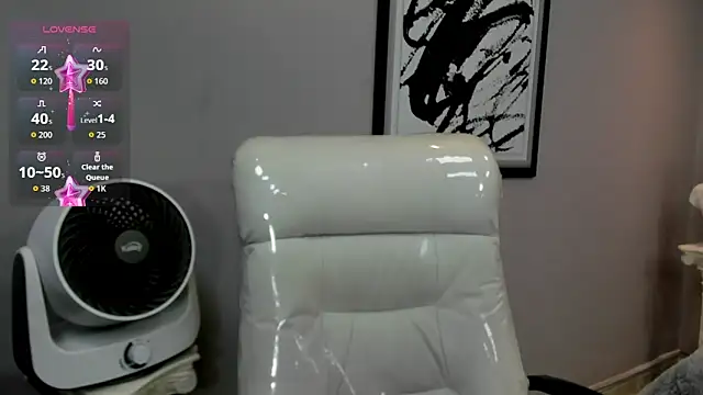 boylittle19cm online show from 11/06/25, 12:39