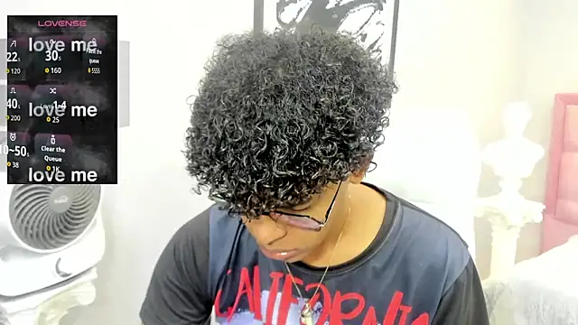 boylittle19cm online show from 11/09/25, 12:36