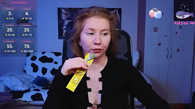 D0nna  online show from 10/17/25, 03:36