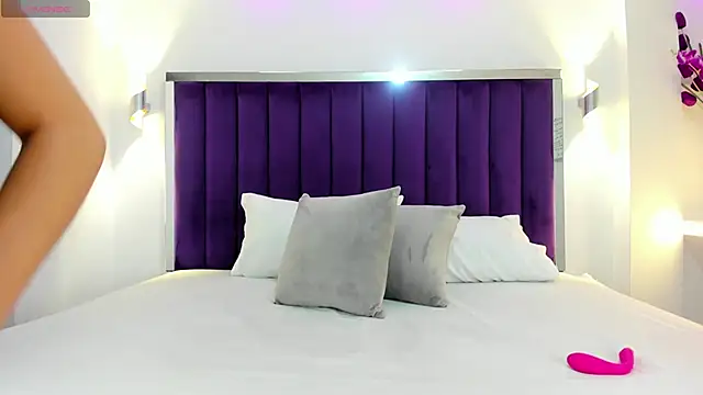 Snapshot of LindsyCater chatting on 01/09/25, 11:58 LindsyCater online show from 01/09/25, 11:58