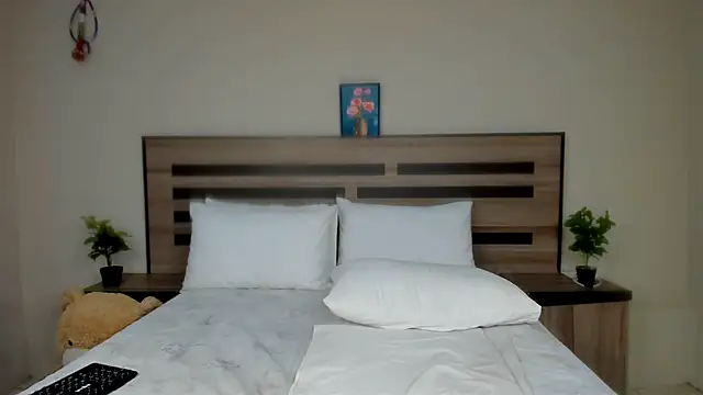 Renee-18 online show from 12/02/24, 06:52