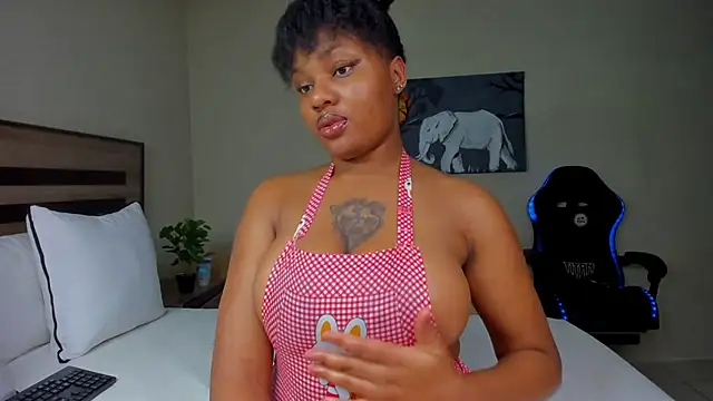 Renee-18 online show from 11/02/25, 11:18