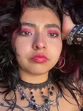 Snapshot of _Gothiccbitch_ chatting on 02/15/25, 01:53 Gothiccbitch online show from 02/15/25, 01:53