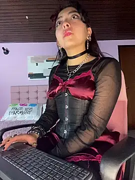 Snapshot of _Gothiccbitch_ chatting on 02/26/25, 08:26 Gothiccbitch online show from 02/26/25, 08:26