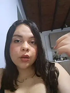 Snapshot of AllyTell chatting on 10/31/25, 04:46 AllyTell online show from 10/31/25, 04:46