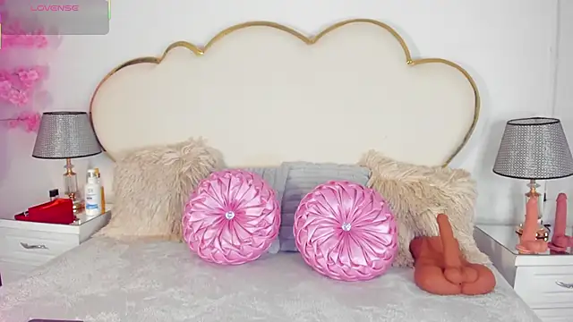 CahitlinBell online show from 10/21/25, 05:41