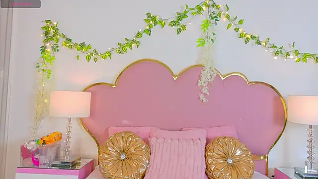 EmmaCrush online show from 10/16/25, 09:16