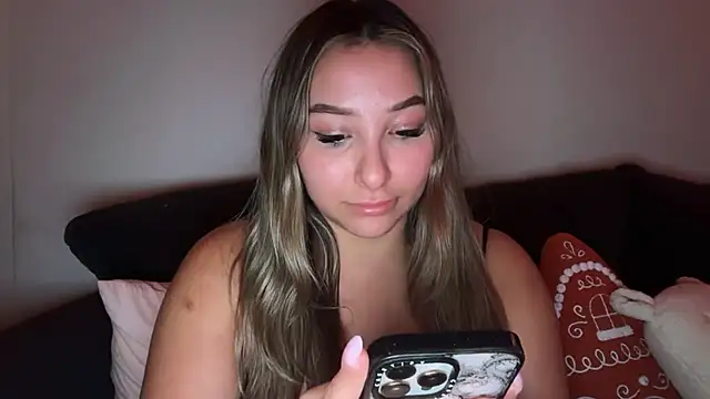 Snapshot of YingxYang69 chatting on 11/14/25, 12:48 YingxYang69 online show from 11/14/25, 12:48