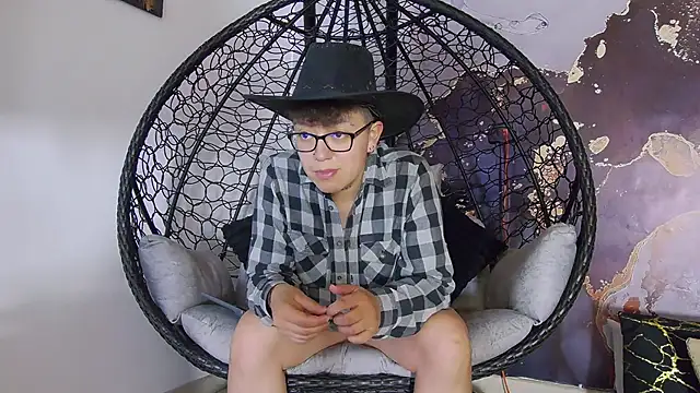 alex noa online show from 10/09/25, 07:34