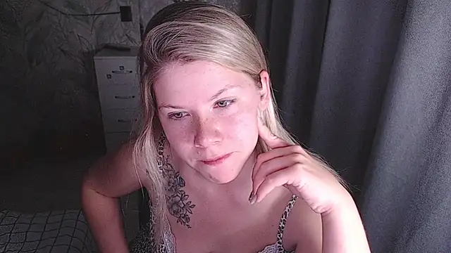 MelissaXKinky online show from 10/20/25, 06:41