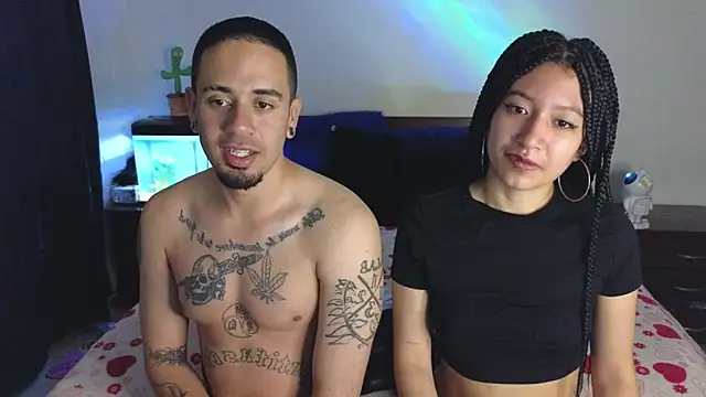Snapshot of tony_and_sophia chatting on 03/19/25, 11:06 tony and sophia online show from 03/19/25, 11:06