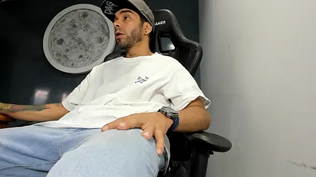 Snapshot of Bryan_Bronx chatting on 01/30/25, 11:13 Bryan Bronx online show from 01/30/25, 11:13