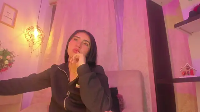 Chanttall  online show from 12/04/24, 08:56