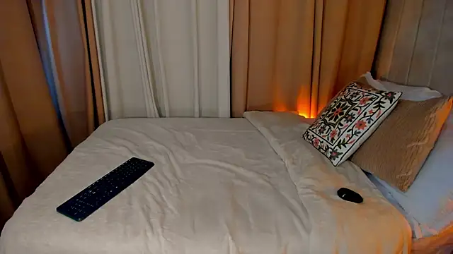 SofiMeza online show from 02/04/25, 05:23