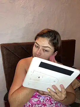 Sofia Queen17 online show from 09/10/25, 10:37