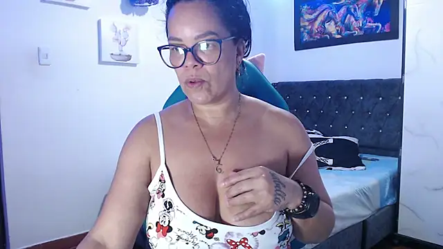 Snapshot of sofia_lopez76 chatting on 09/16/25, 03:13 sofia lopez76 online show from 09/16/25, 03:13