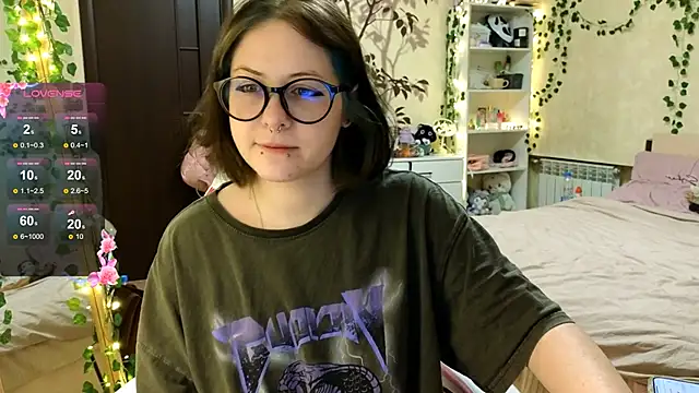 Snapshot of lily_noris chatting on 12/14/24, 01:17 lily noris online show from 12/14/24, 01:17