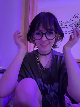 Snapshot of lily_noris chatting on 12/01/25, 04:12 lily noris online show from 12/01/25, 04:12