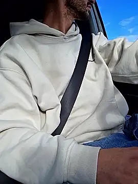 Zeefy online show from 10/26/25, 09:48