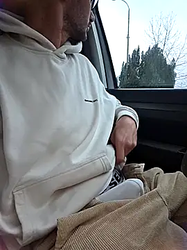 Zeefy online show from 11/14/25, 06:01