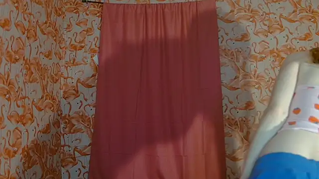 Snapshot of strawberrysmoothie chatting on 01/31/25, 01:11 strawberrysmoothie online show from 01/31/25, 01:11