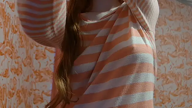 strawberrysmoothie online show from 10/28/25, 07:38