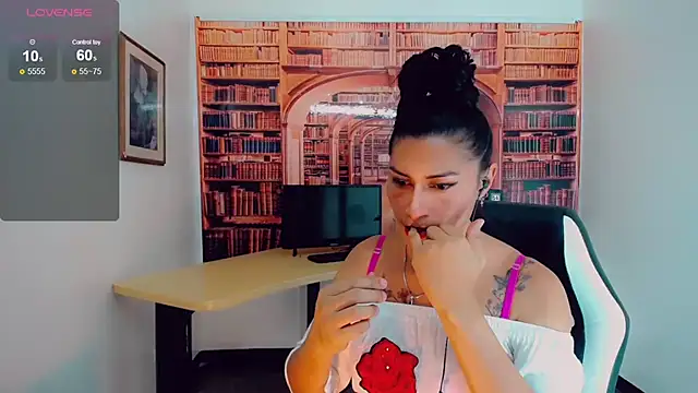 khiara moretti online show from 01/11/25, 01:37