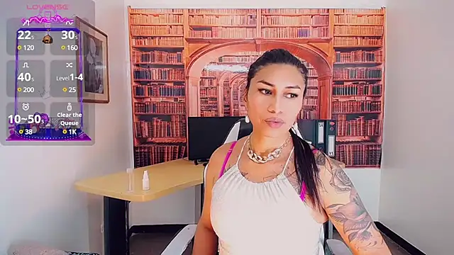 khiara moretti online show from 02/04/25, 07:33