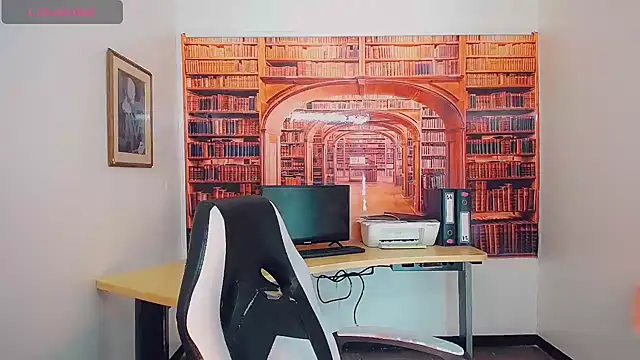 khiara moretti online show from 02/08/25, 07:38