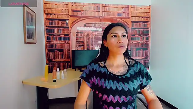 khiara moretti online show from 02/26/25, 07:38