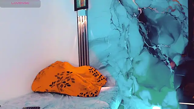 khiara moretti online show from 10/04/25, 11:08